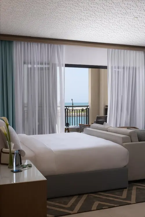 Jumeirah Gulf of Bahrain Resort & Spa - Rooms - 1453 Sqft 135 Sqmt Ocean View Kingbed 41