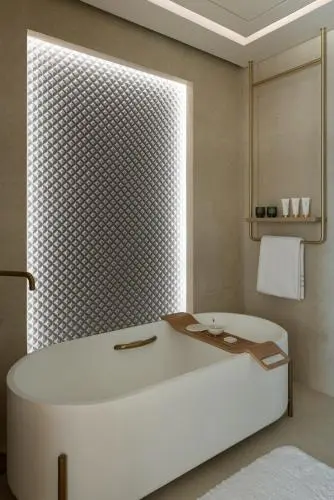 Jumeirah Gulf of Bahrain Resort & Spa - Rooms - Washroom 47