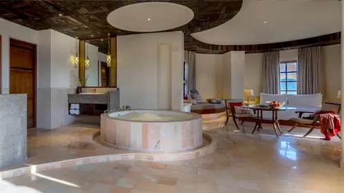 Alila Fort Bishangarh - Rooms - 915 Sqft 85 Sqmt Countryside View King Bed 75