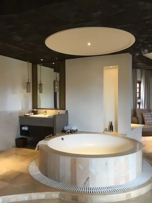 Alila Fort Bishangarh - Rooms - 915 Sqft 85 Sqmt Countryside View King Bed 77