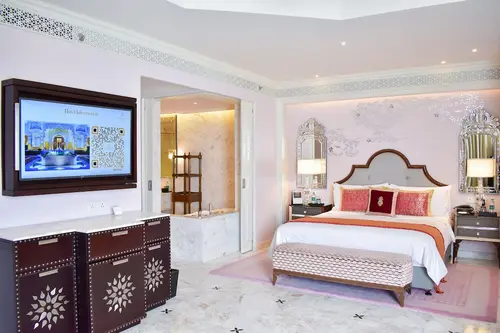 The Leela Palace Jaipur - Rooms - 646 Sqft 60 Sqmt Swimming Pool View King Bed 38